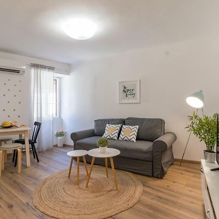 Central New Apartment Nonna Mara Rovinj Buitenkant foto